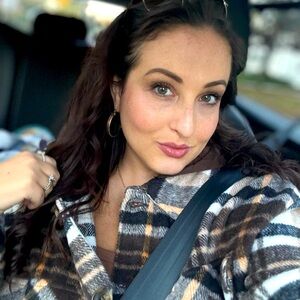 Meet your Posher, Kara